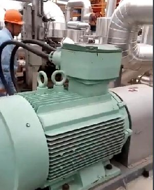 大型乳化泵運行現場