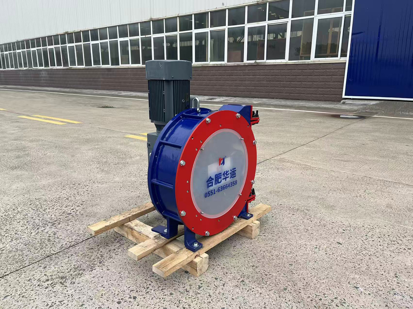 合肥華運機(jī)械為國內(nèi)某知名企業(yè)定制的軟管泵即將交付使用